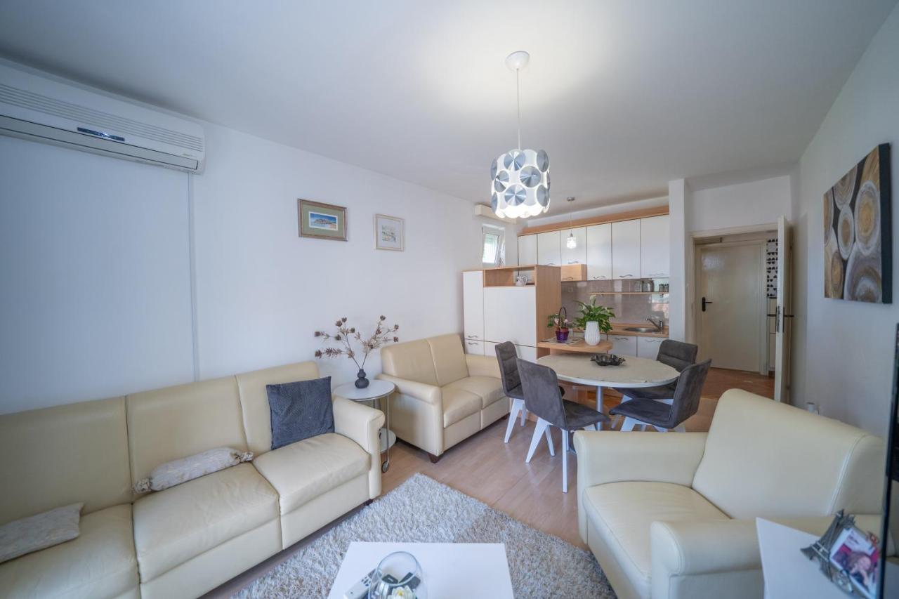 Sunshine Apartment Kotor Bagian luar foto