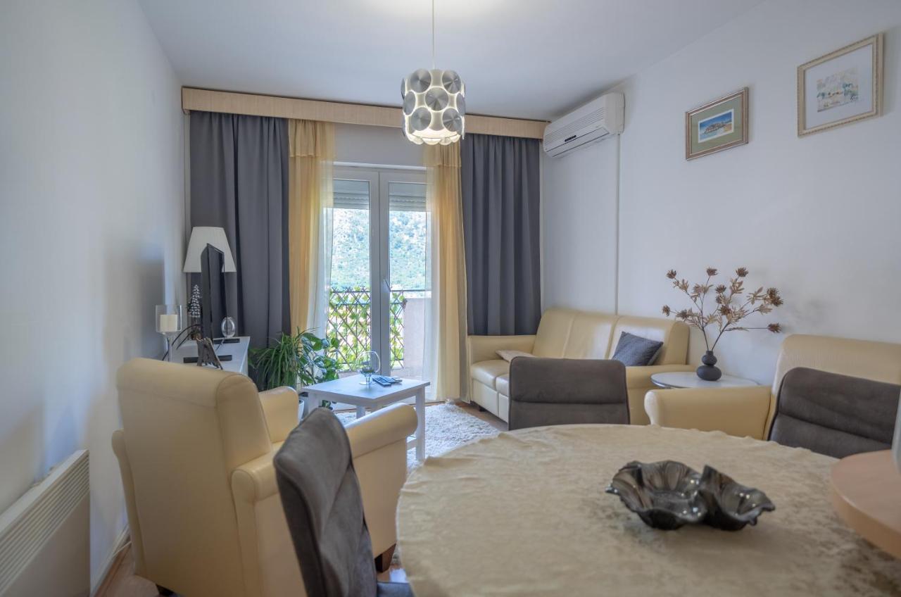 Sunshine Apartment Kotor Bagian luar foto