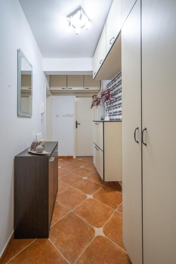 Sunshine Apartment Kotor Bagian luar foto
